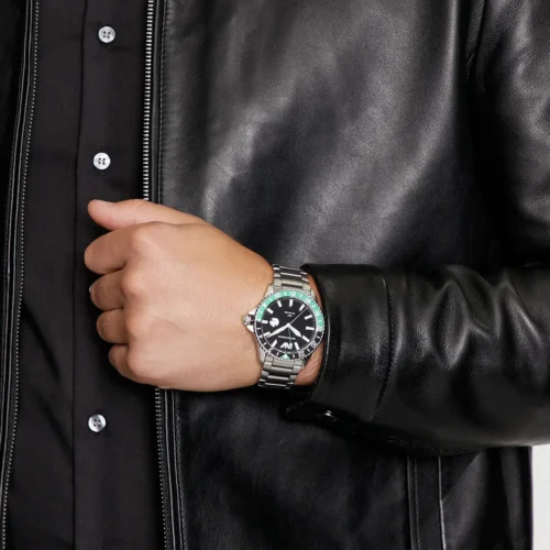 Montre Emporio Armani World Explorer Argenté — FAVORI Maroc