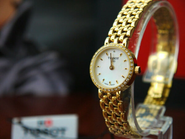 Montre Tissot Lovely Doré — FAVORI Maroc
